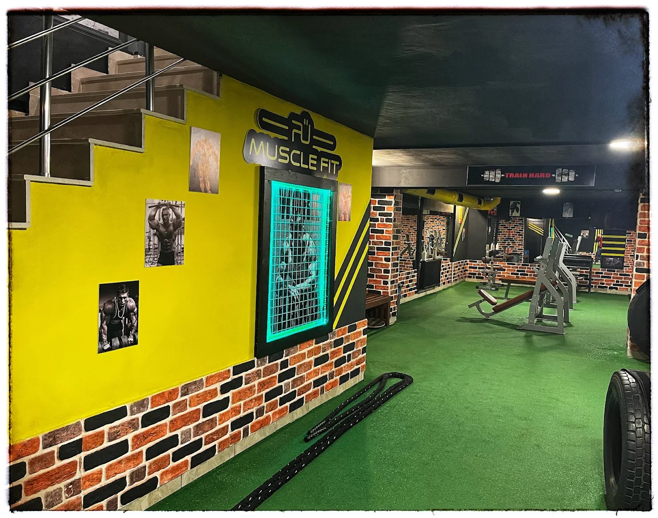 MUSCLEFIT VIP F² Atakum Stüdyosu Dış Cephe Tabela